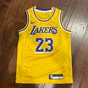 Boys Lebron James Lakers Jersey, Size Small (8)